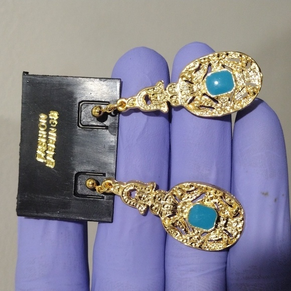 Women's Stylish Gold-tone Filigree Turquoise Color Stone Drop Dangle Earrings - Picture 5 of 5